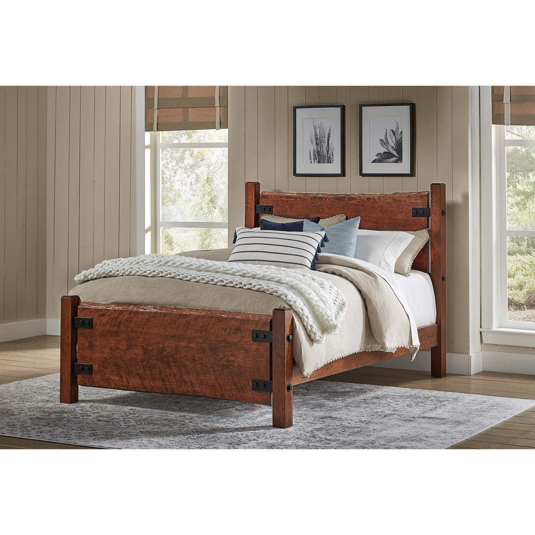 QW Amish Live Wood Bed