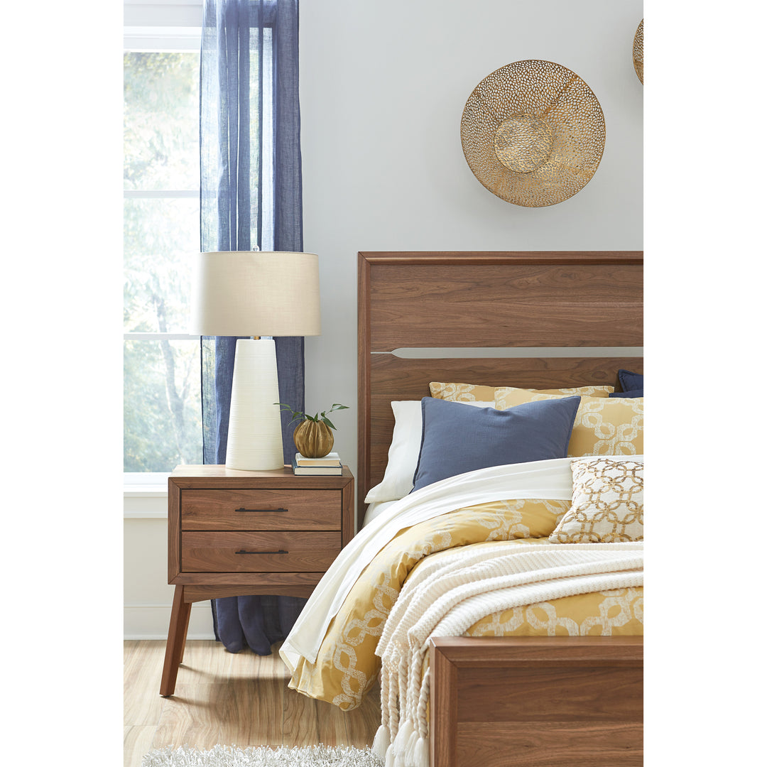 QW Amish Tucson Wood Bed